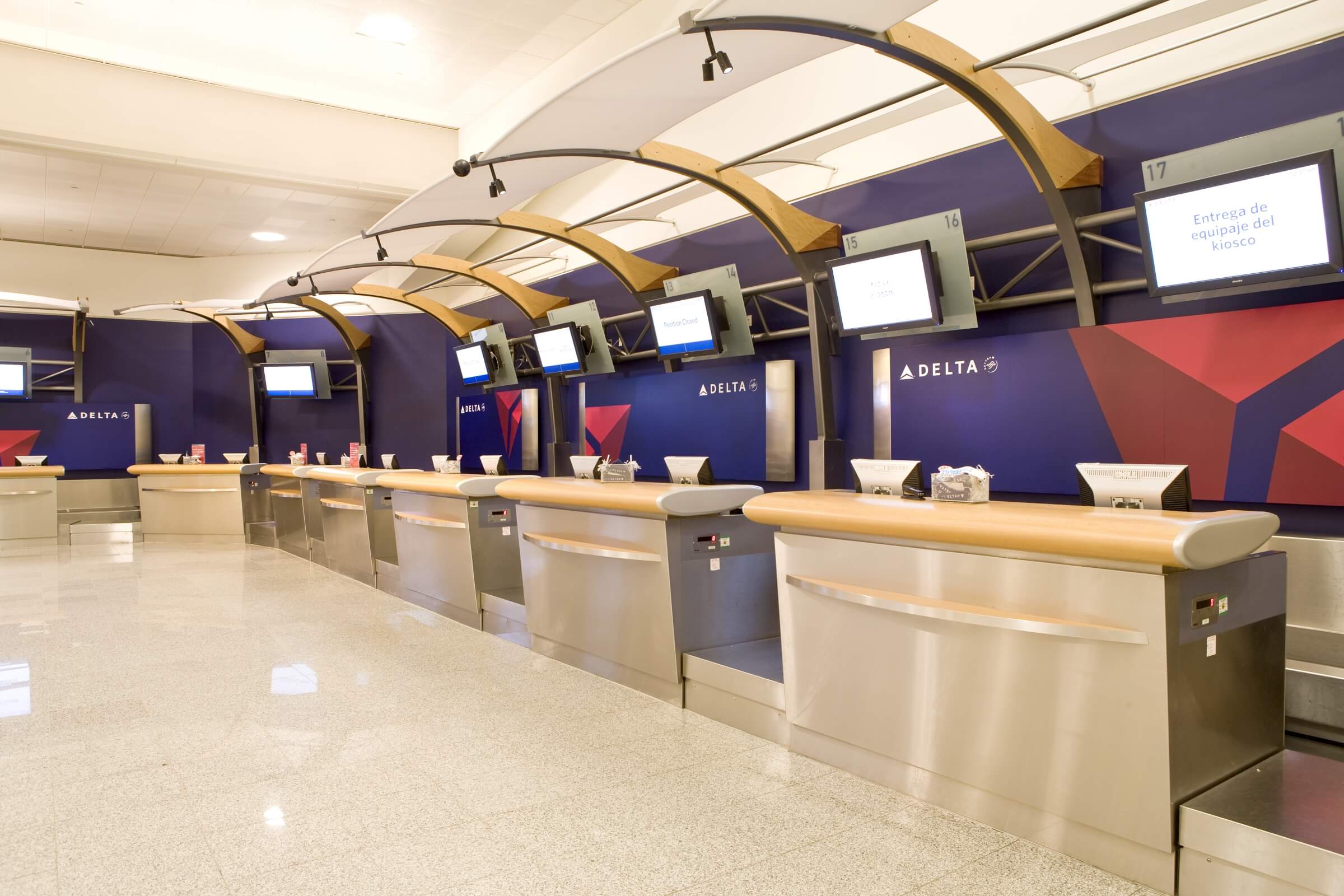 delta airlines bolsagage number